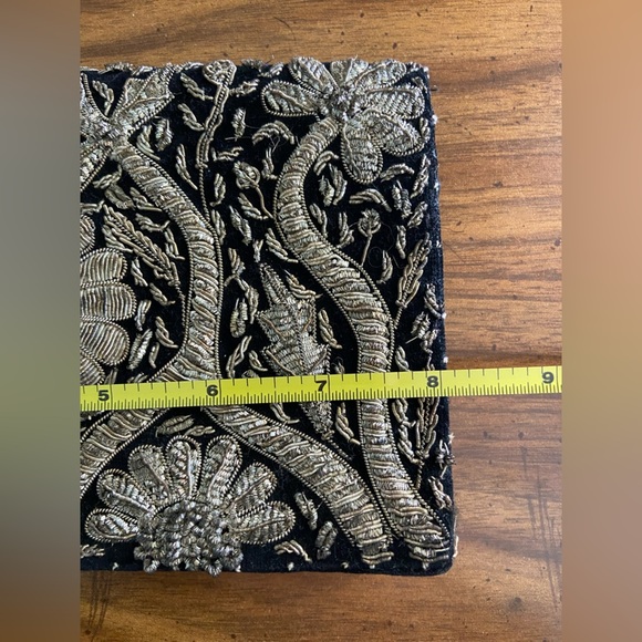 Vintage 1930s Indian Embroidered Wire Velvet Clutch Bag Purse